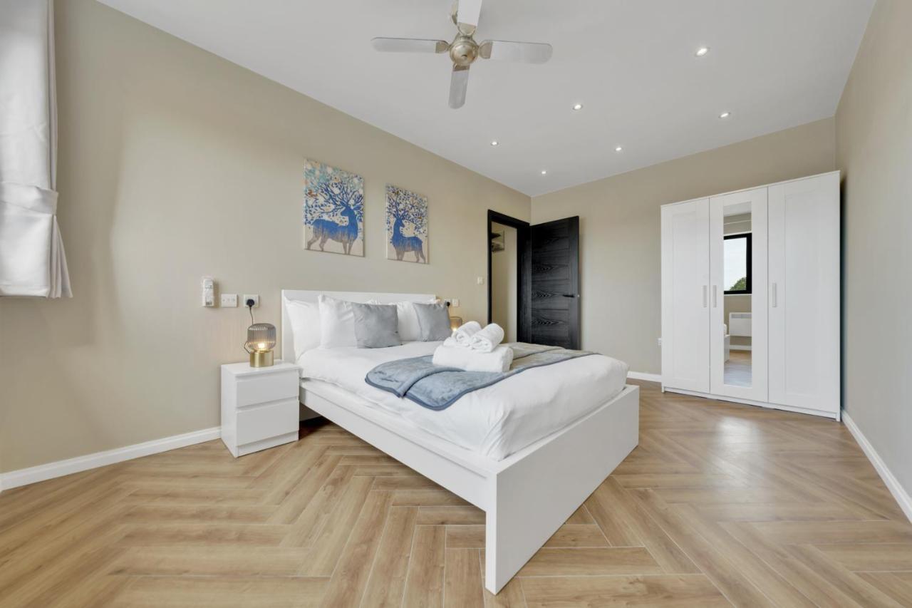 Oyo Fine B&B Hanwell Екстериор снимка