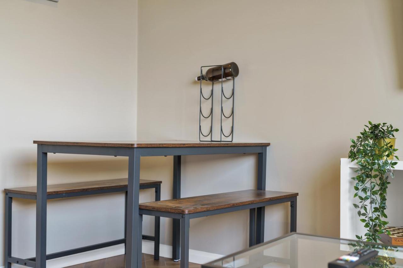 Oyo Fine B&B Hanwell Екстериор снимка
